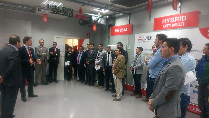 Mitsubishi Electric pone en marcha en Sevilla su tercera Academia Tres Diamantes