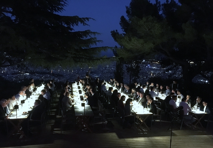 Mitsubishi Electric reúne a clientes de Cataluña en una cena bajo las estrellas 