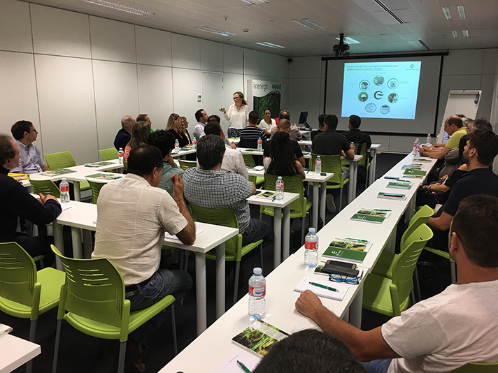 Jornada informativa para asociados de Agremia en Fenie Energía 
