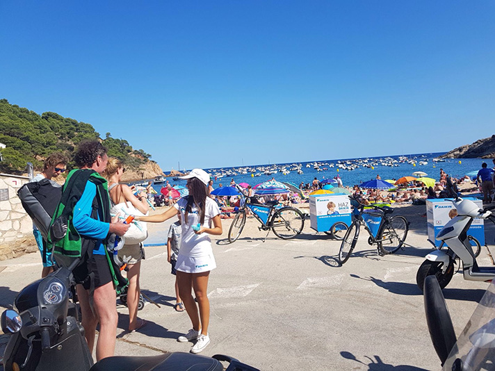 Daikin reparte más de 75.000 flashes, 7.000 balones de playa y 5.000 sombrillas en su Ruta del Calor